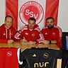 Matthias Schömann (m.) ist neuer Trainer des SSV.