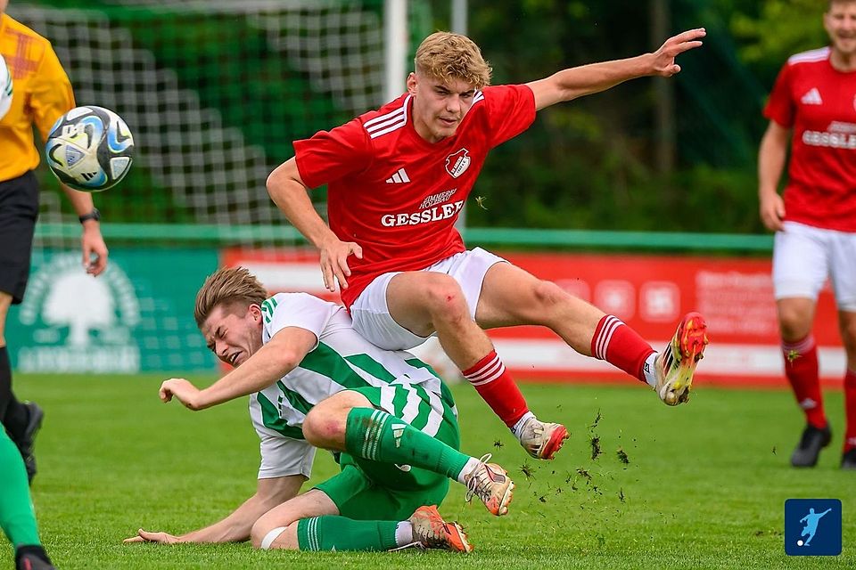 Vier Tore in 13 Minuten: Der SV Arberg siegte beim FC Ezelsdorf am Ende klar mit 4:1.