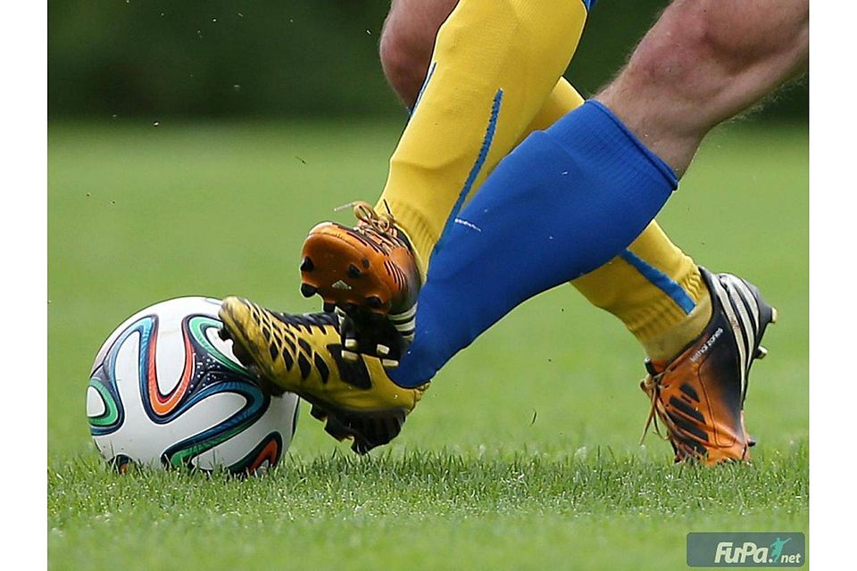 Unser Mann am Ball ist ganz nah dran an den Plätzen in der Region. Foto: Baumann