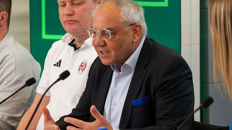 Felix Magath in Berlin auf der PK im Haus des Fußballs