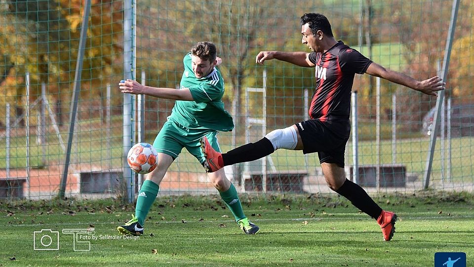 Die SVG Kirchberg II (schwarze Trikots) tritt in Weiler zum Stein an. 