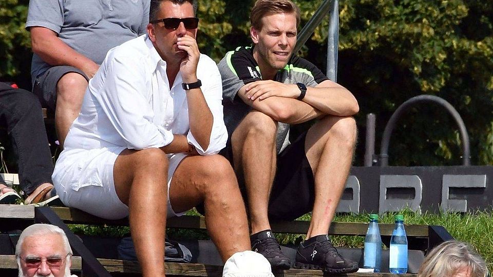 Ab dem Sommer wird Florian Strehle (links) häufiger neben Martin Weng Platz nehmen, denn Strehle wird dann Co-Trainer beim FC Gundelfingen.