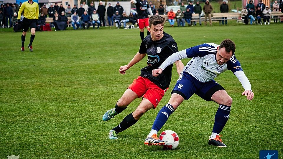 Postmünster oder Taubenbach? Über die gesamte Spielzeit hinweg lieferten sich die Kontrahenten in der A-Klasse Pfarrkirchen ein Kopf-an-Kopf-Rennen. Die Meisterentscheidung fällt am letzten Spieltag.