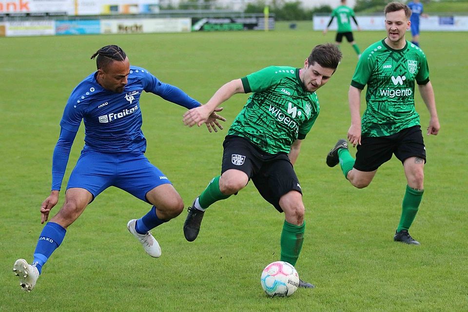 Möchten am letzten Spieltag einen Platz nach oben springen: Parsberg (links Dominick Wynn) auf Rang 2 und Rieden (rechts Marco Honig) auf Nichtabstiegsplatz 12.