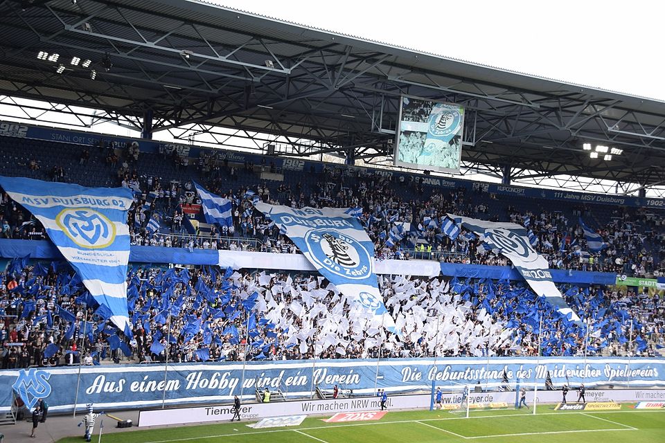 So feiern die Fans den 120. Geburtstag des MSV Duisburg.