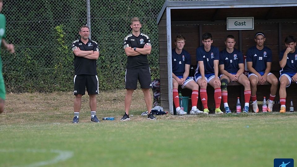 Große Personalsorgen bei der SpVgg Mögeldorf und Trainer Manuel Bergmüller (links)