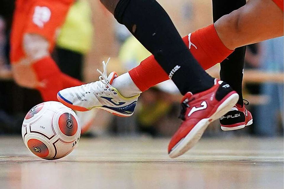 Futsal sei „der bessere Hallenfußball “, findet der Waltersweierer Björn Lemler.  | Foto: IMAGO/Gerry Schmit