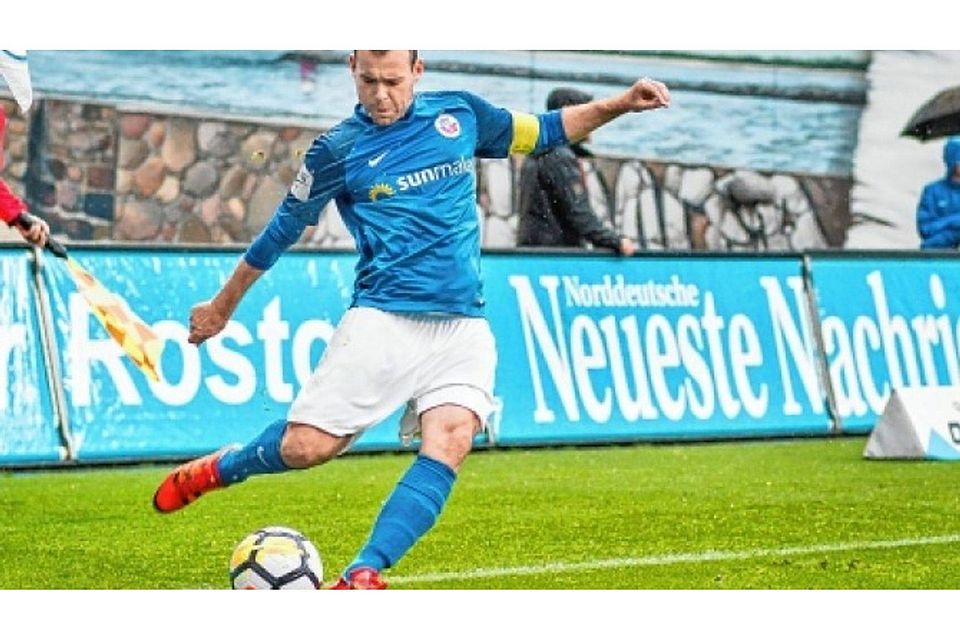 „Wir müssen die Niederlage schnell abschütteln“, fordert Hansa-Kapitän  Amaury Bischoff nach der 0:3-Heim-Schlappe gegen den Karlsruher SC. Georg Scharnweber