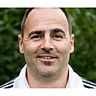 Bernbeuren-Coach Daniel Deli konnte sich den Abschluss-Sieg seiner Elf ganz entspannt ansehen - der TSV war bereits sicher aufgestiegen. F: TSV Bernbeuren