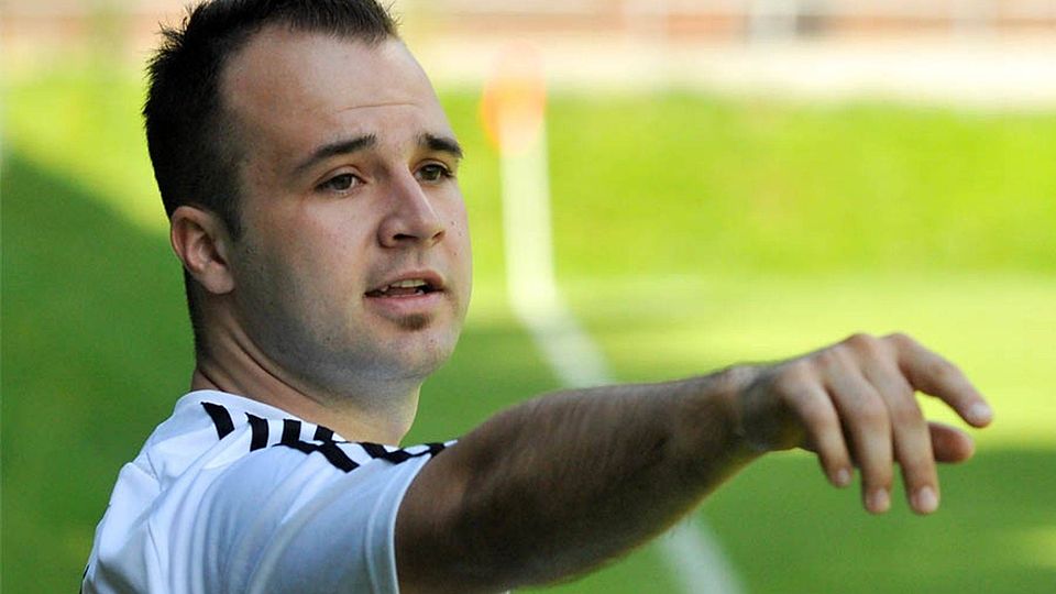 Sebastian Kalkbrenner hatte sich seine erste Trainerstation in Adelsried leichter vorgestellt.  F.: Lode