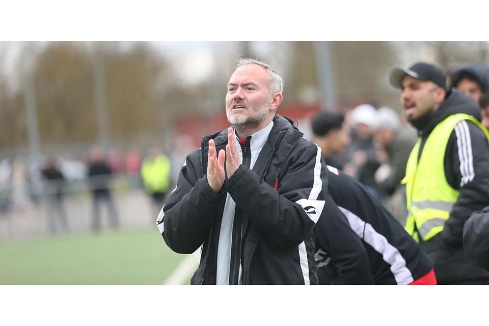 Ist kein Trainer von Fußball-Gruppenligist Türk Ataspor Wetzlar mehr: Benni Höfer. (Archivbild) © Steffen Bär