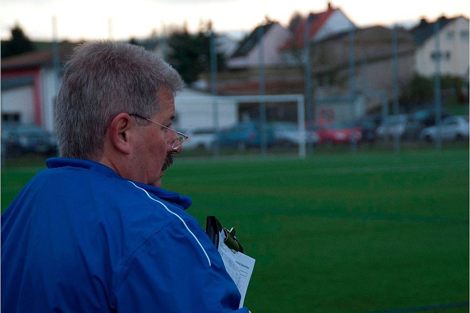 Trainer Peter Diehl fügte mit seiner Mannschaft dem Tabellenführer die erste Niederlage zu (Archivfoto: Lettmann)