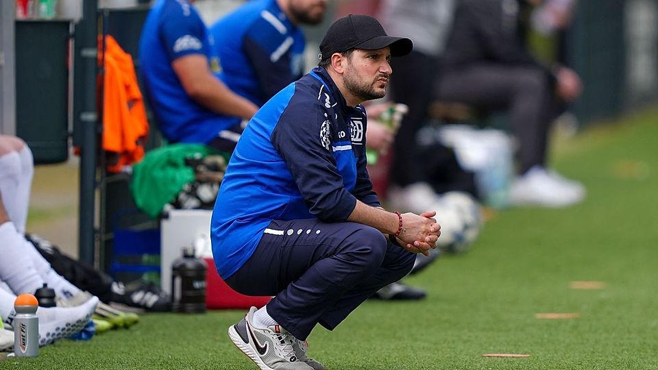 Dogan Oymak (li.) ist nicht mehr Trainer beim CfB Ford Niehl.