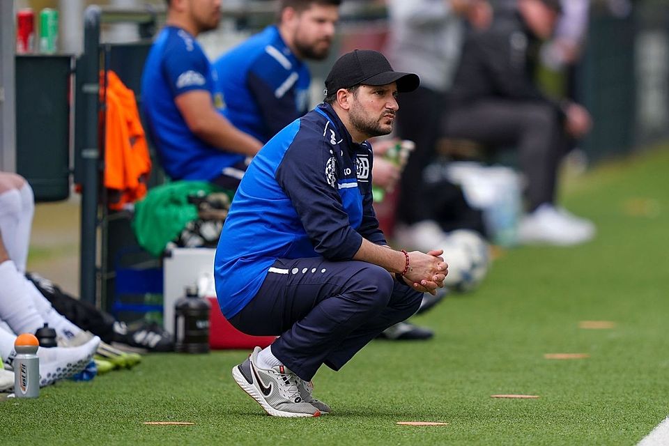 Dogan Oymak (li.) ist nicht mehr Trainer beim CfB Ford Niehl.