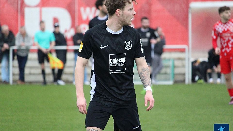 Außenverteidiger Noah Schmitt (im Bild) kassierte gegen die U21 des SV Darmstadt 98 die Rote Karte. 