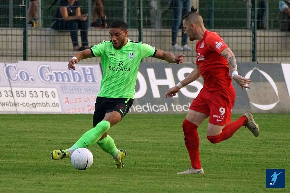 Malik McLemore (li.) feierte am Mittwochabend im Pokal sein Debüt beim FSV Union Fürstenwalde.