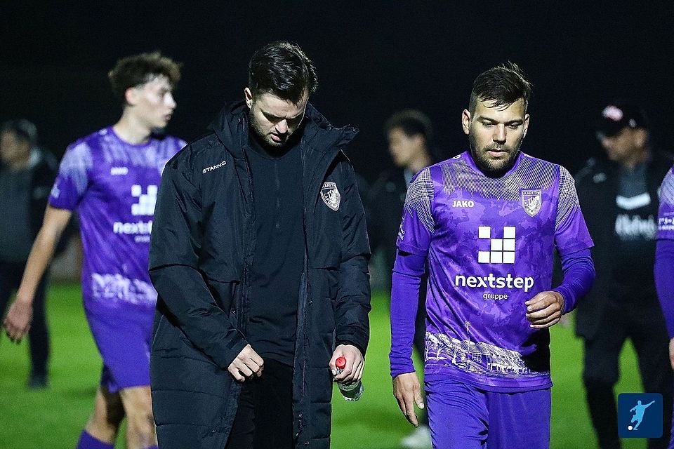 Kareths Stefan Hofner (rechts), mit Trainer Bastian Lerch, erzielte gehen Schwarzenfeld einen Doppelpack.