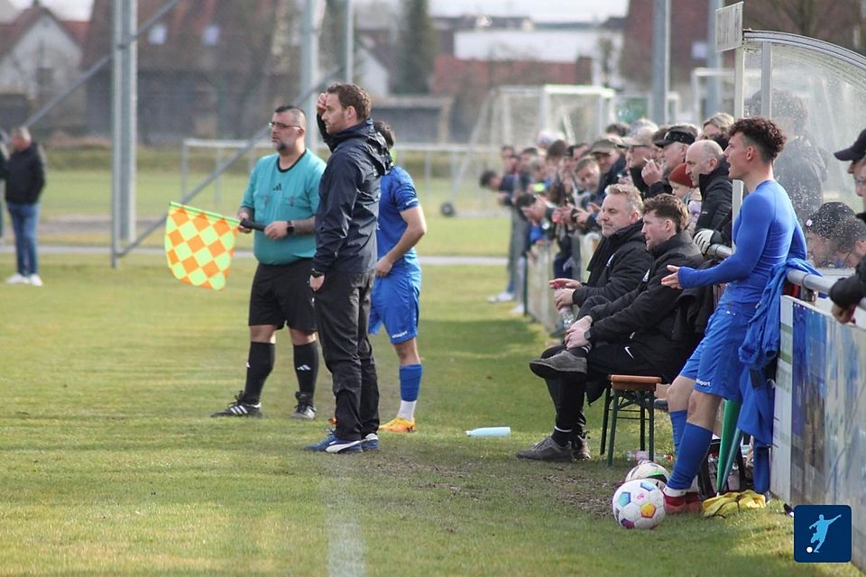 Trainer Martin Klarer an der Seitenlinie
