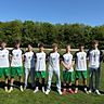 Trainer Benjamin Penzkofer (li.) und Manager Andreas Schäfer (re.) mit ihren Nachrückern aus der eigenen Jugend