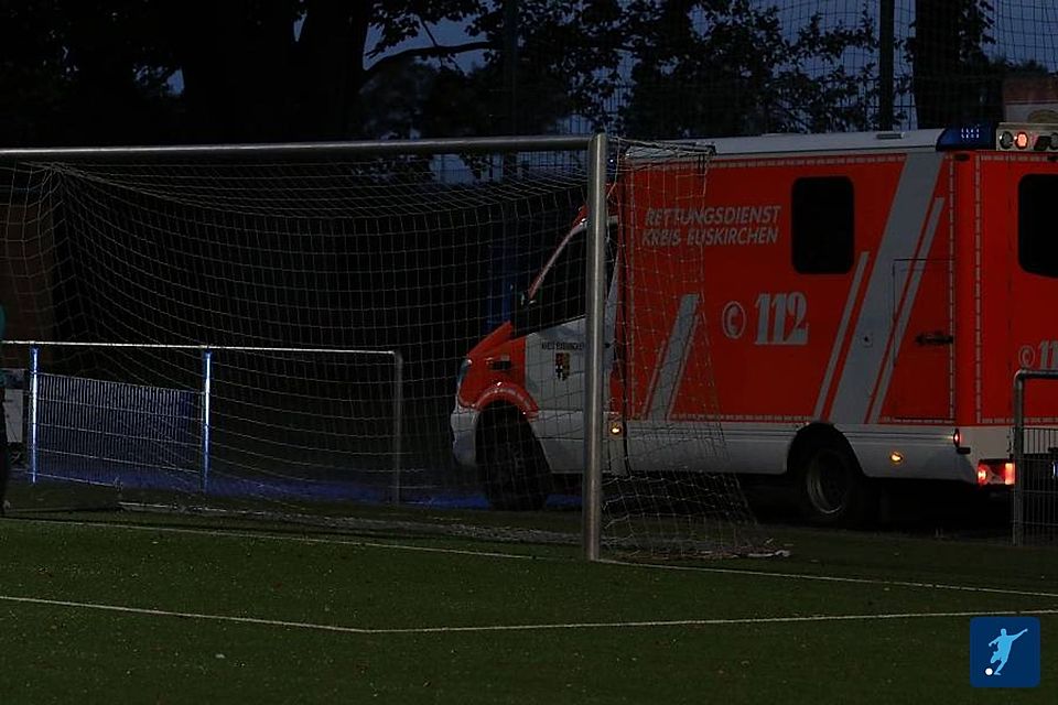 Nach einer schweren Verletzung wurde die Kreisoberliga-Begegnung abgebrochen.