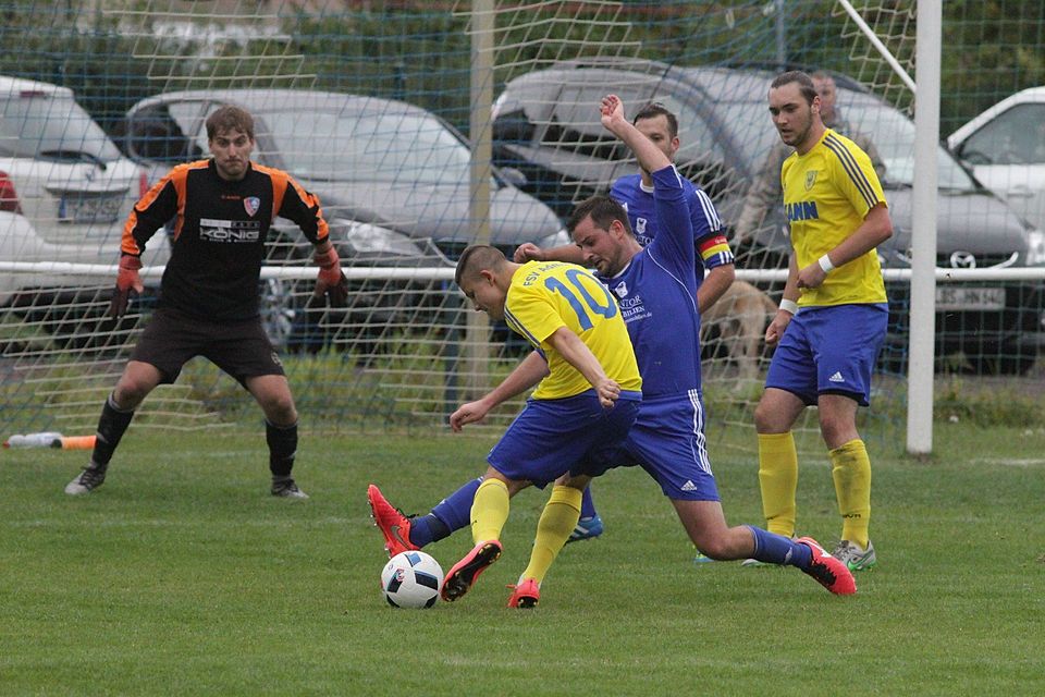 Admiras Leon Paschke beim Torschuss gegen den MSV Zossen. Foto: Bock Admiras Leon Paschke beim Torschuss gegen den MSV Zossen. Foto: Bock