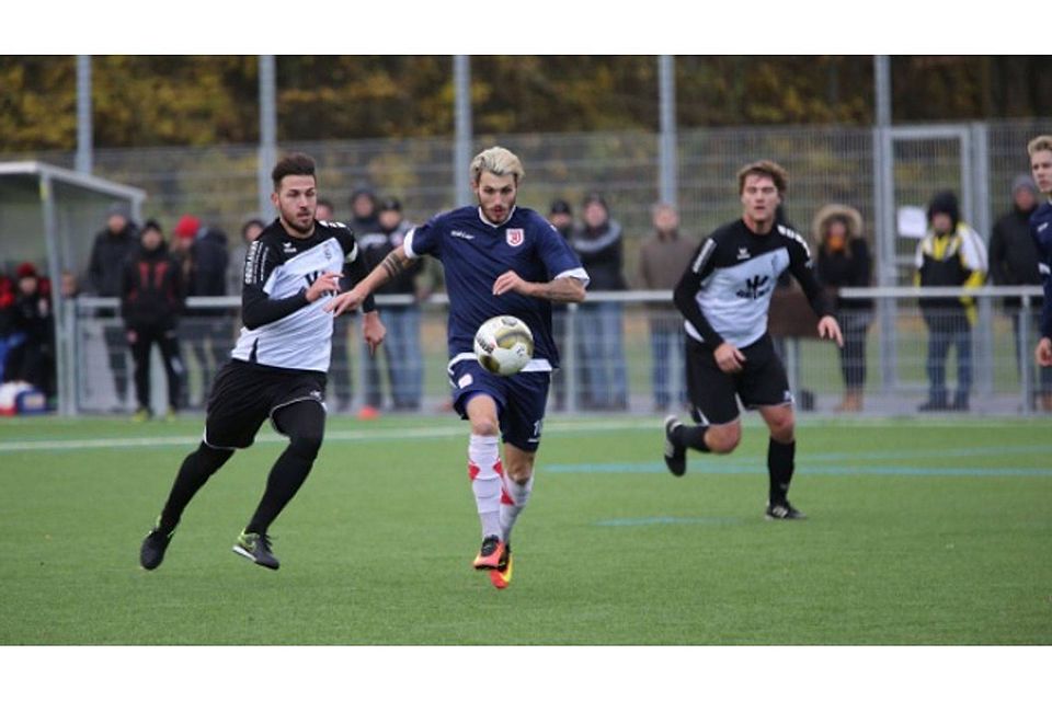 Andre Luge (Mitte) zeigt sich derzeit in Torlaune.  Foto: Brüssel