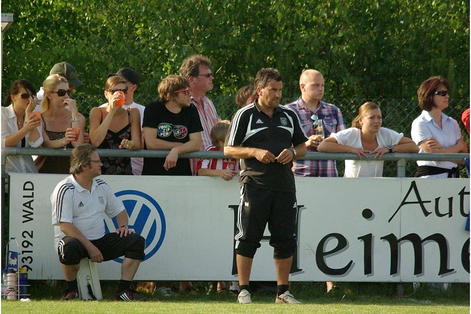 Herbert Gritschmeier führte in seinem vierten Jahr in Obertraubling den SV in die Bezirksliga. Foto: Schmautz
