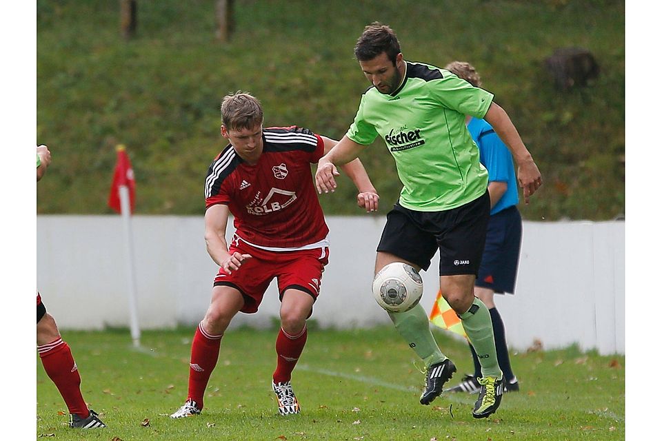Patrick Sudol (grünes Trikot) geht auch in der kommenden Saison für den SV Friesen auf Torejagd. F: Kolb