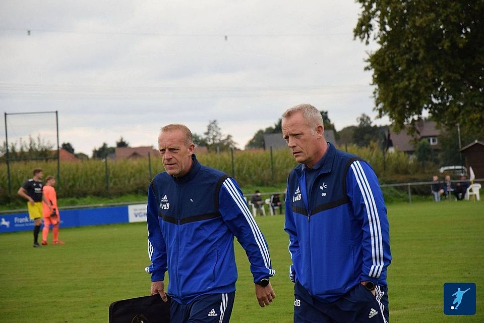 Die Brüder Heino und Lothar van den Berg bleiben dem FCR Bramsche als Trainerduo treu.