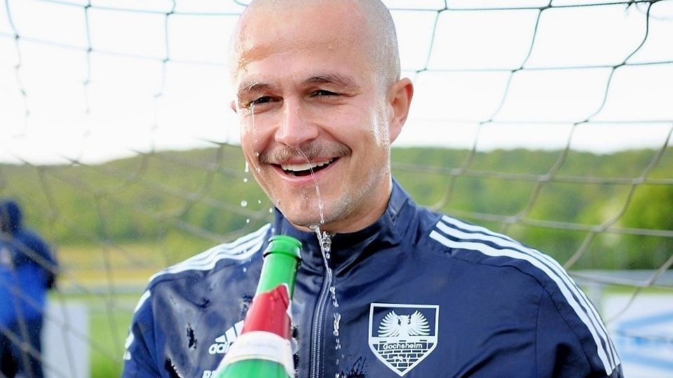 Beim Aufstieg letztes Jahr wurde er nass gespritzt, nun erzielte Gochsheims Pascal Rinbergas das Goldene Tor gegen Büchold