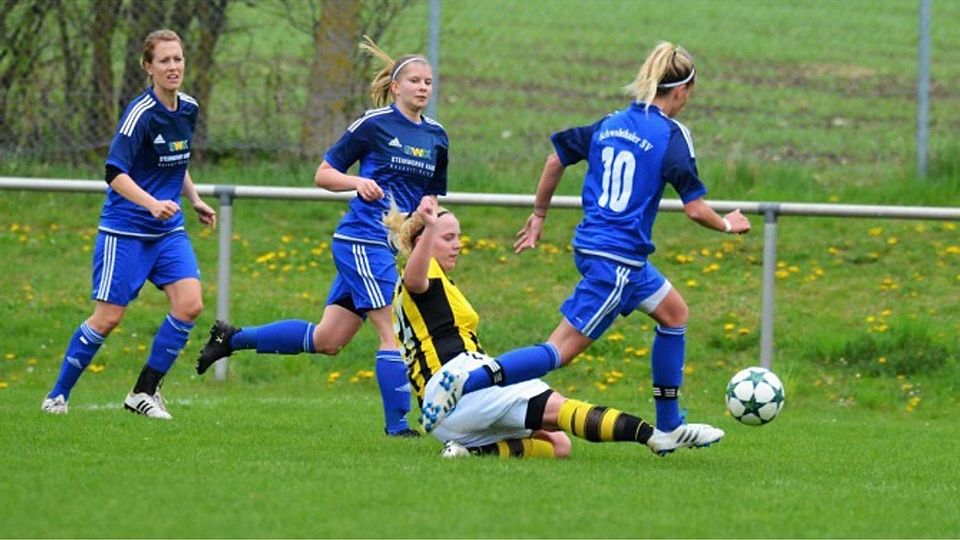 Die Schwabthaler Damen setzen sich überraschend klar mit 5:2 in Nürnberg durch. F: Mühlsteff