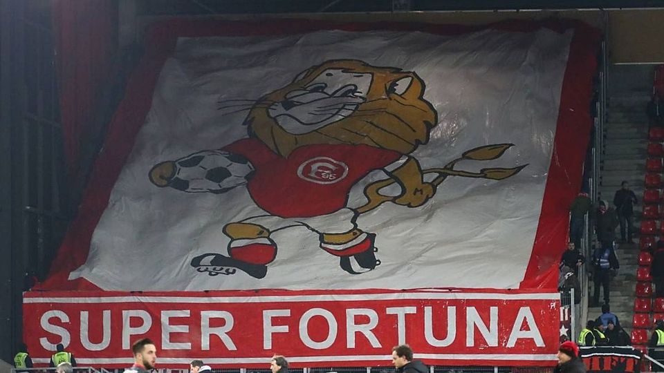 Die Ultras von Fortuna Düsseldorf rufen zum Blutspenden auf.