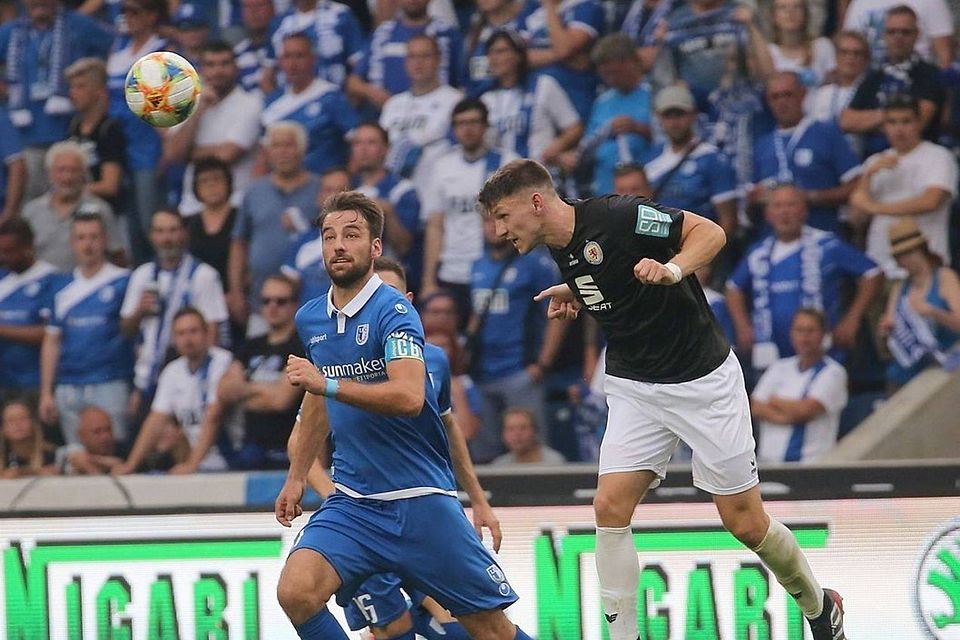 Der FCM (in blau) trifft am Samstag auf Eintracht Braunschweig.