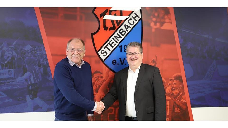 Weiterhin auf eine gute Zusammenarbeit: Vorstandssprecher Roland Kring (l.) Guiseppe Lepore, Geschäftsführer Sport des Fußball-Regionalligisten TSV Steinbach Haiger. © TSV Steinbach