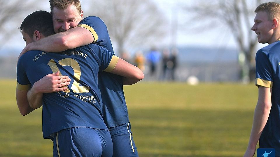 Nach einem spannenden Duell setzte sich Laufeld/Buchholz mit 4:2 gegen Sirzenich durch.