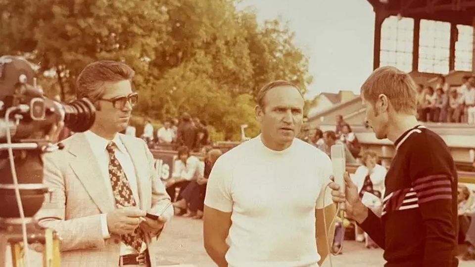 1976, als der SV Wiesbaden im Freundschaftsspiel gegen die Bayern um Maier, Beckenbauer und Müller spielte sowie im DFB-Pokal gegen Schalke 04, war Tomislav Nikolic vor den TV-Kameras ein gefragter Gesprächspartner.