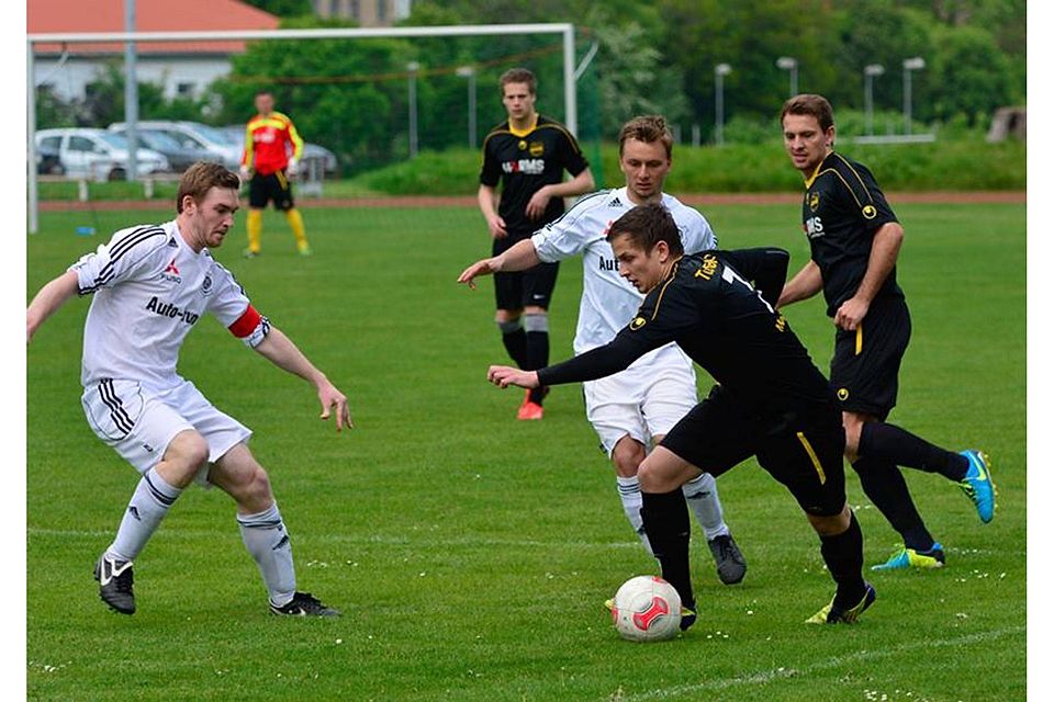 Ottersleben II (weiß) verlor im Halbfinale knapp gegen TuS 1860. Foto: Sportblog.md