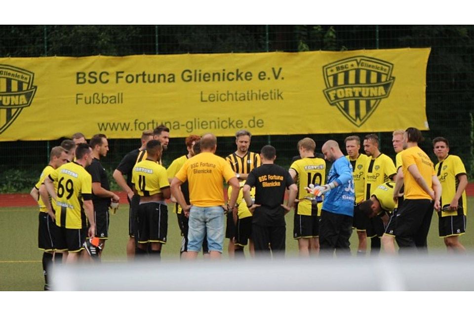 Nicht nur die Mannschaft von Fortuna Gliienicke bereit sich gerade auf das Pokalspiel vor, auch hinter den Kulissen wird fleißig gearbeitet.F: Schütz
