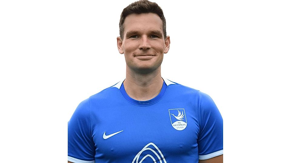 Dennis Hammerl möchte im Sommer in Kranzberg ein bestelltes Feld übergeben.