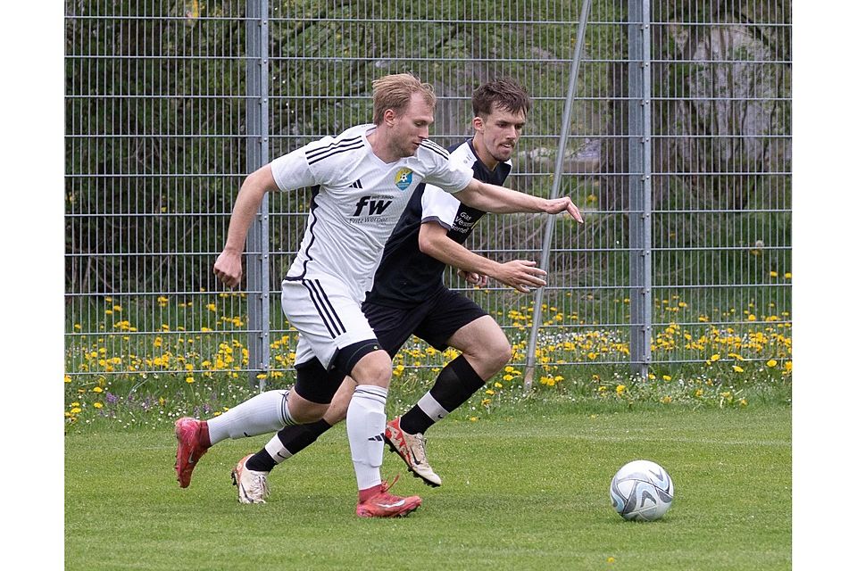 Torschütze zum 2:1 für Breitbrunn: Samuel Eisele (l.).