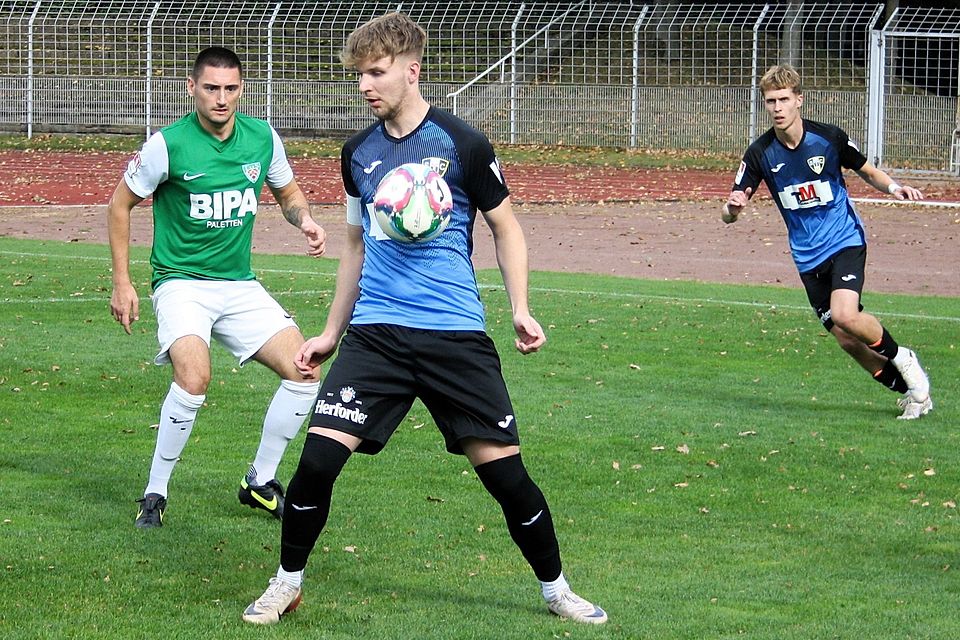Markus Esko schirmt den Ball ab. Der Unterschiedsspieler des SC Herford meldete sich im Training zurück.