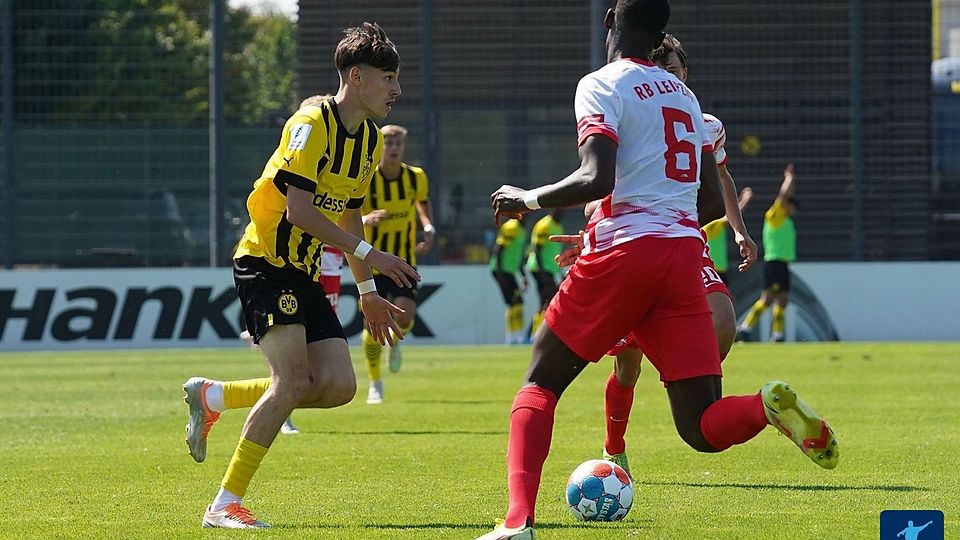 Noa-Gabriel Simic wechselt von der U19 von Borussia Dortmund zum FC Rot-Weiß Erfurt.