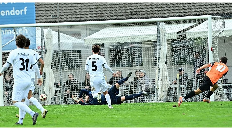 Gleich 6 Mal zappelt der Ball im Netz von Embrach - Dübendorf gewinnt mit 6:0