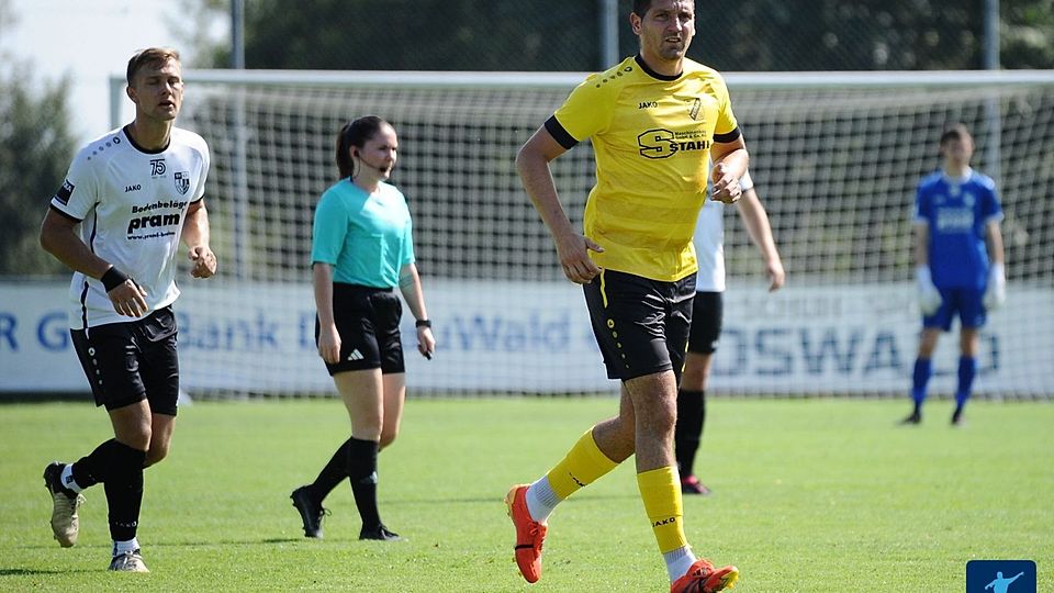 Daniel Stavlic (rechts) ist nicht mehr Spielertrainer beim SV Perkam.