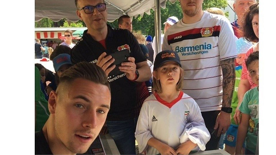 Heiß begehrt waren die Autogramme von Dominik Kohr. Foto: Andreas Arens