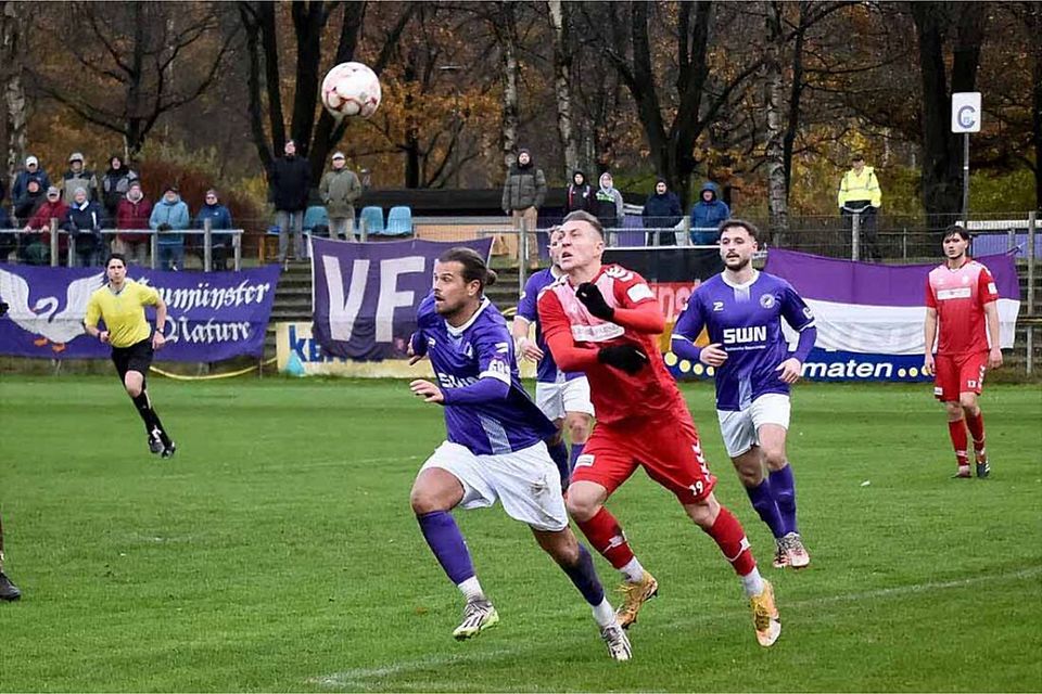 Kevin Schulz (vorne, VfR Neumünster). Kevin Schulz (vorne, VfR Neumünster).