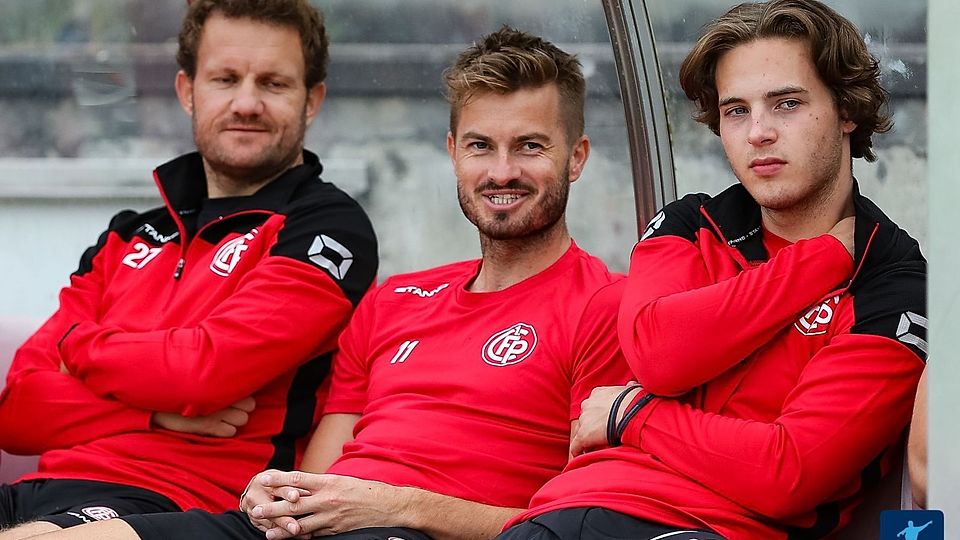 Michael Meier (li.) wird die Landesligatruppe des 1. FC Passau in den Matches in Amberg und gegen Hauzenberg betreuen  