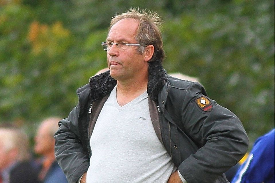 Hans Fischl ist nur mehr bis zum Saisonende Trainer beim SV Schöllnach. F: Grübl
