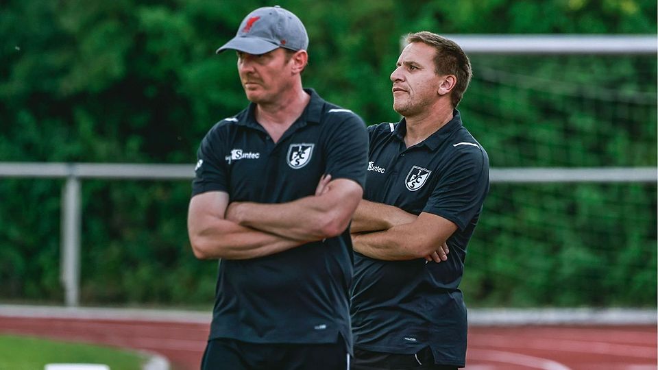 Alexander Hadasch (links) und „Co“ Peter Bronold bilden nicht mehr das Trainerteam des 1. FC Schwarzenfeld.