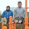 Die Calisthenics-Anlage im Reese-Park ist fast täglich Anlaufstelle für Maximilian Löw und seinen Vater Hans Löw, die sich dort vor allem auf Fitnessübungen mit dem eigenen Körpergewicht konzentrieren.